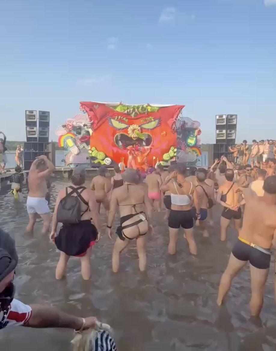 Whole Festival Beach Stage image record Image 3